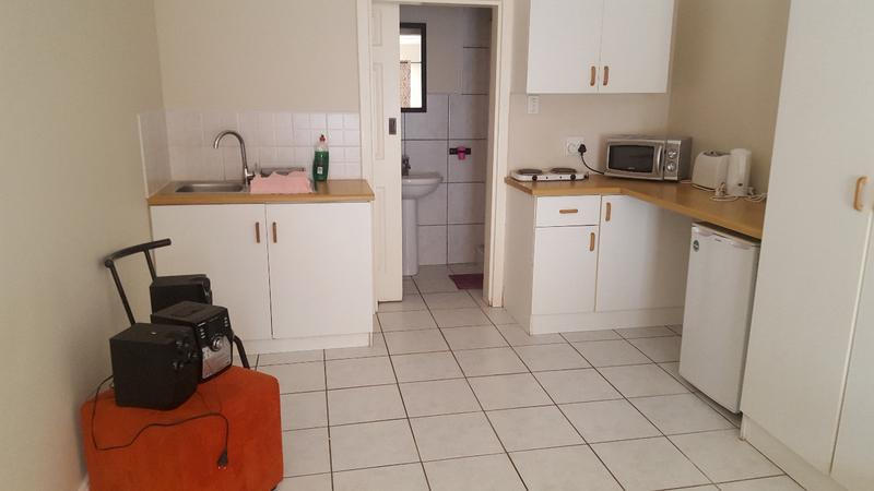 To Let 1 Bedroom Property for Rent in Sunnyside Eastern Cape